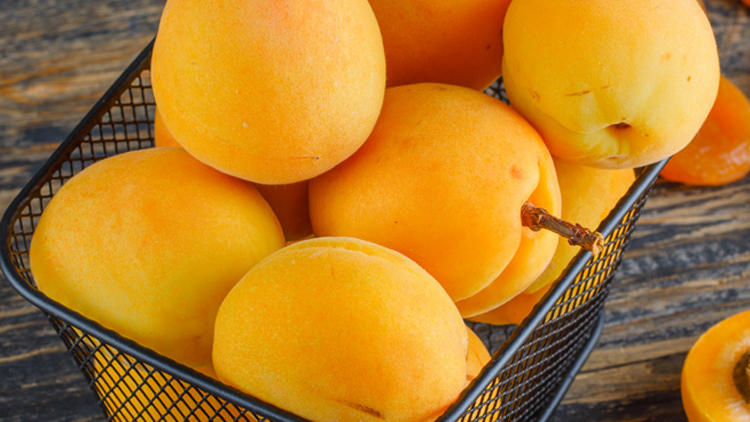 Picture of California Yellow Apricots